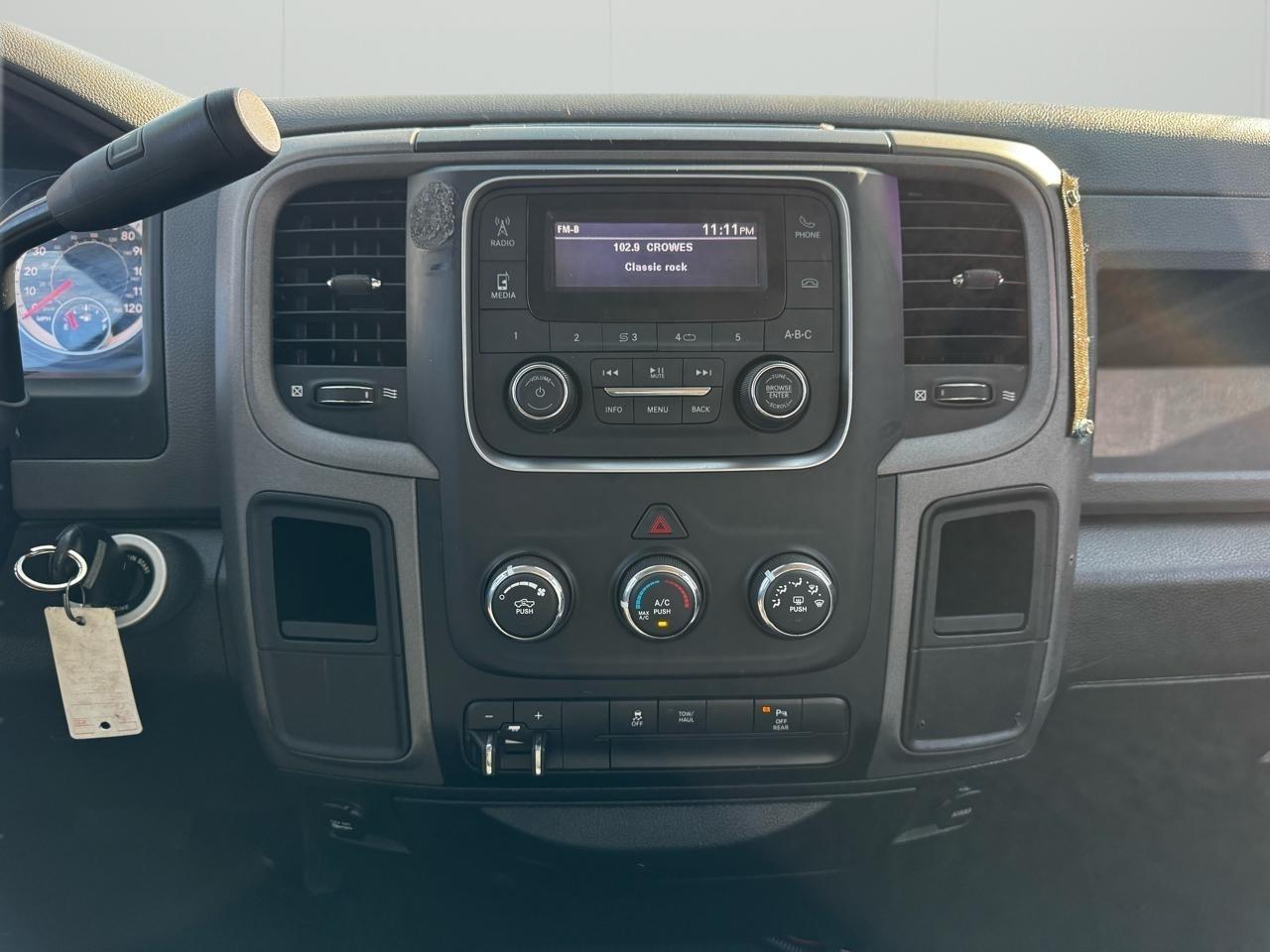 RAM 3500 Tradesman 4x2 Crew Cab 8' Box 2018