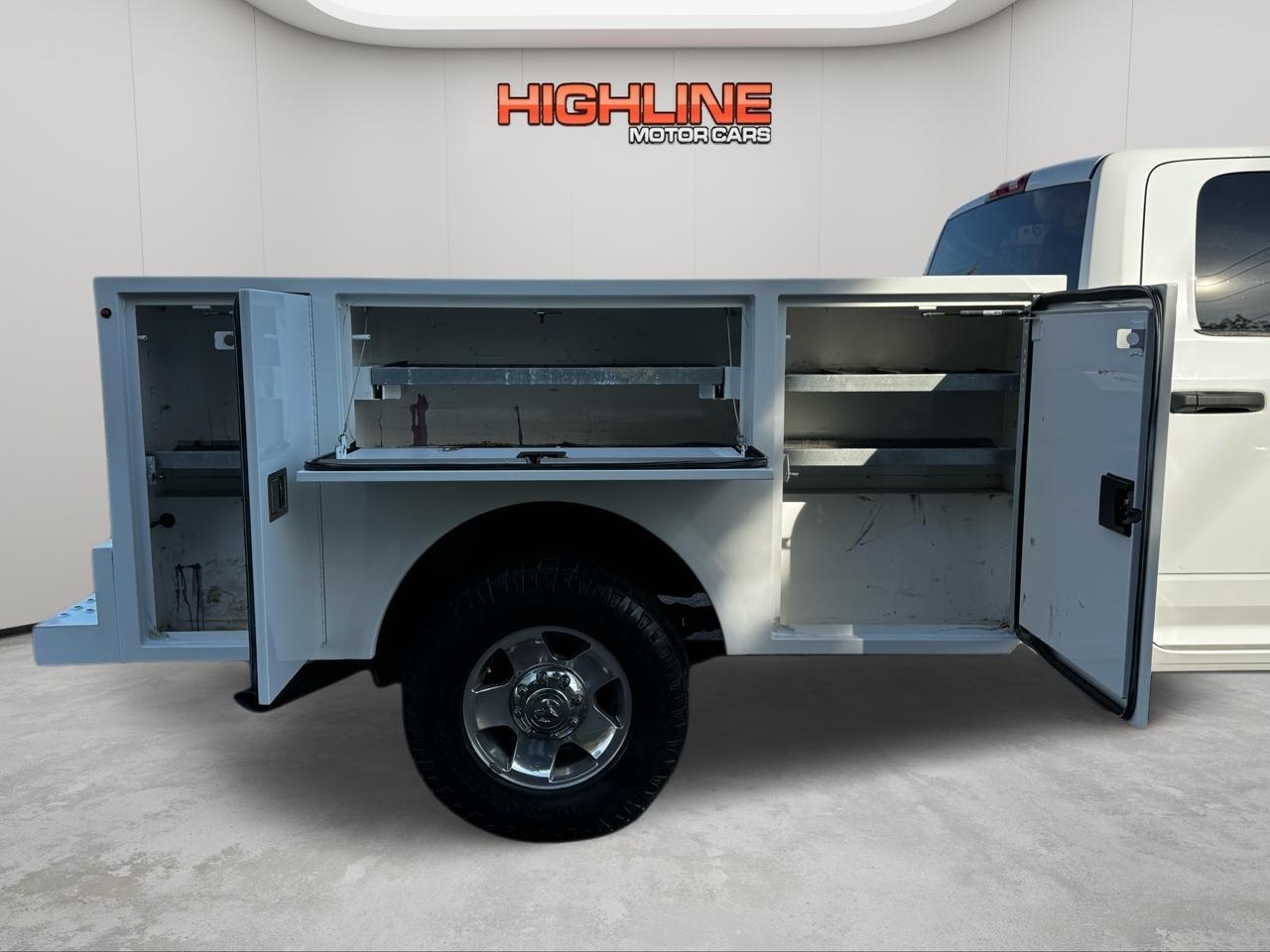 RAM 3500 Tradesman 4x2 Crew Cab 8' Box 2018