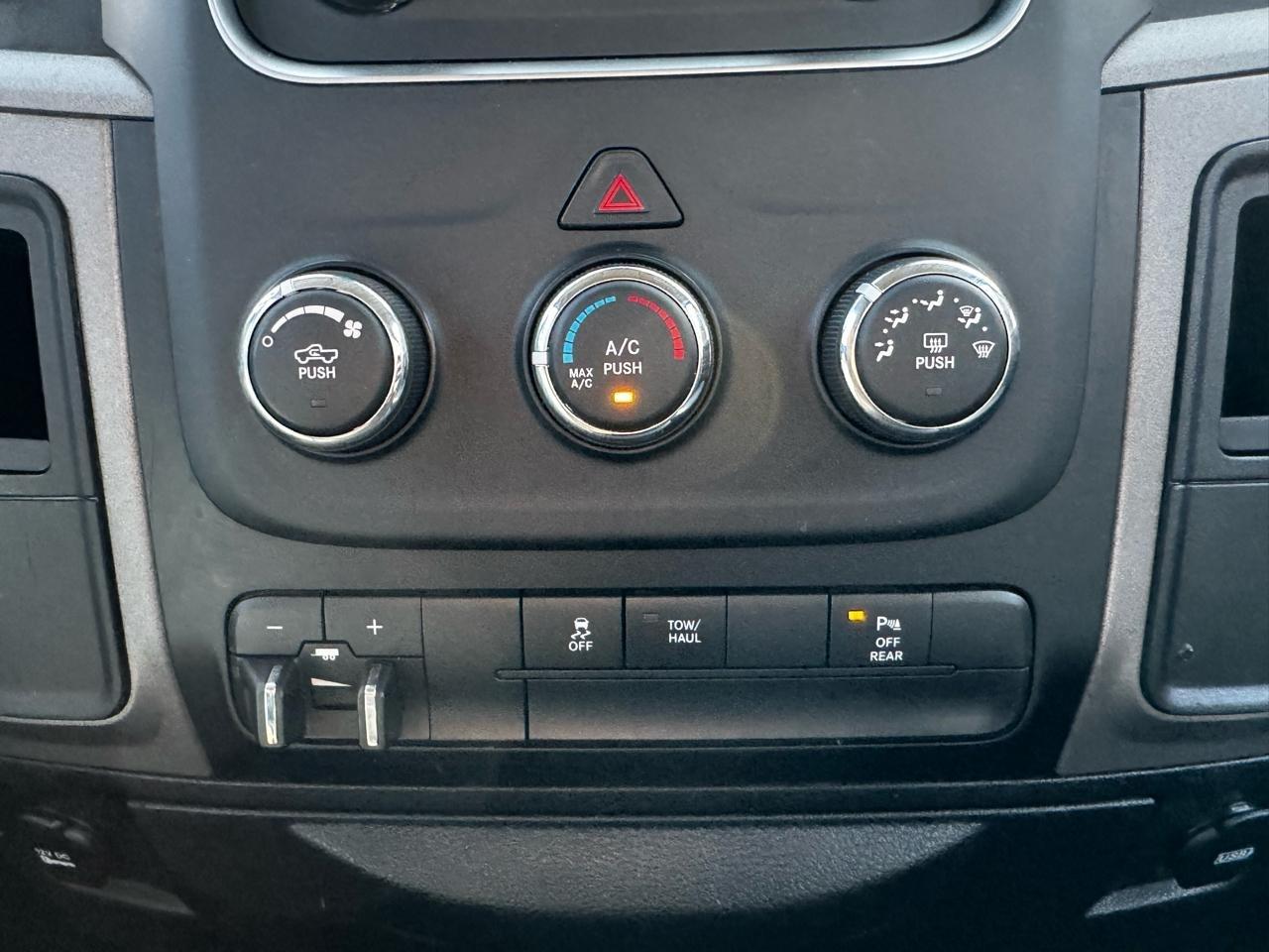 RAM 3500 Tradesman 4x2 Crew Cab 8' Box 2018