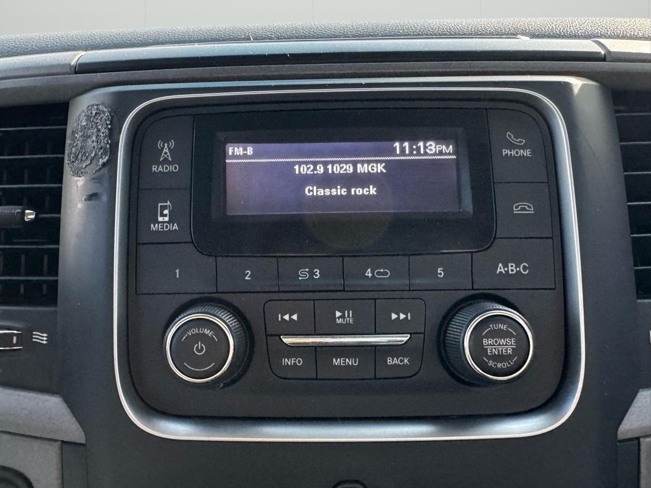 RAM 3500 Tradesman 4x2 Crew Cab 8' Box 2018