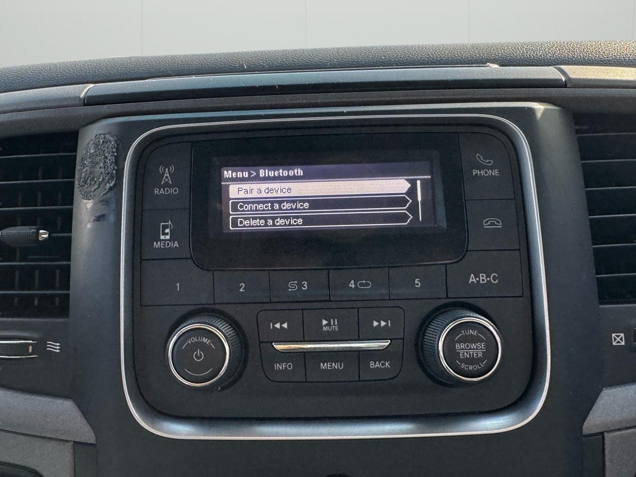 RAM 3500 Tradesman 4x2 Crew Cab 8' Box 2018