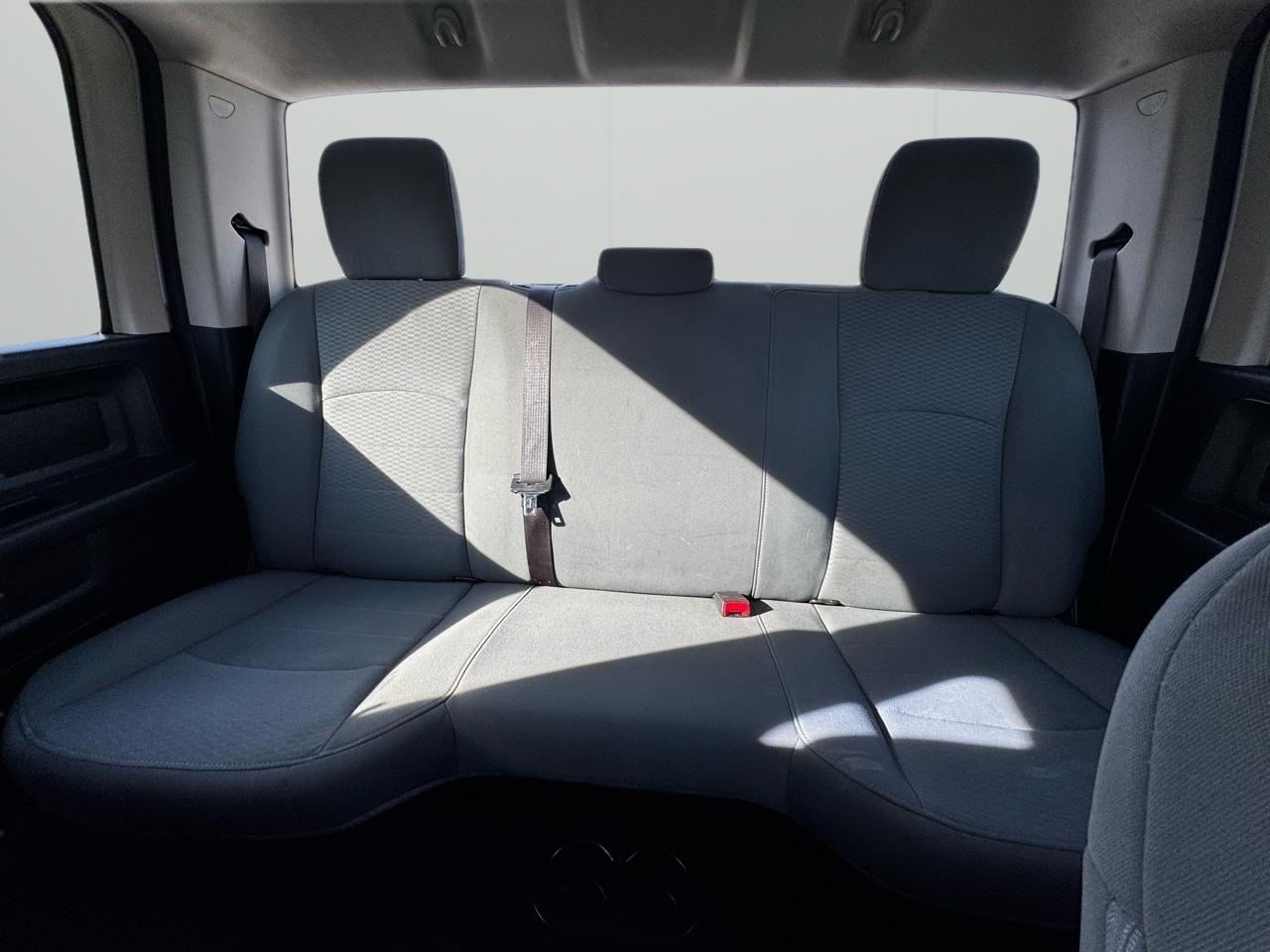 RAM 3500 Tradesman 4x2 Crew Cab 8' Box 2018