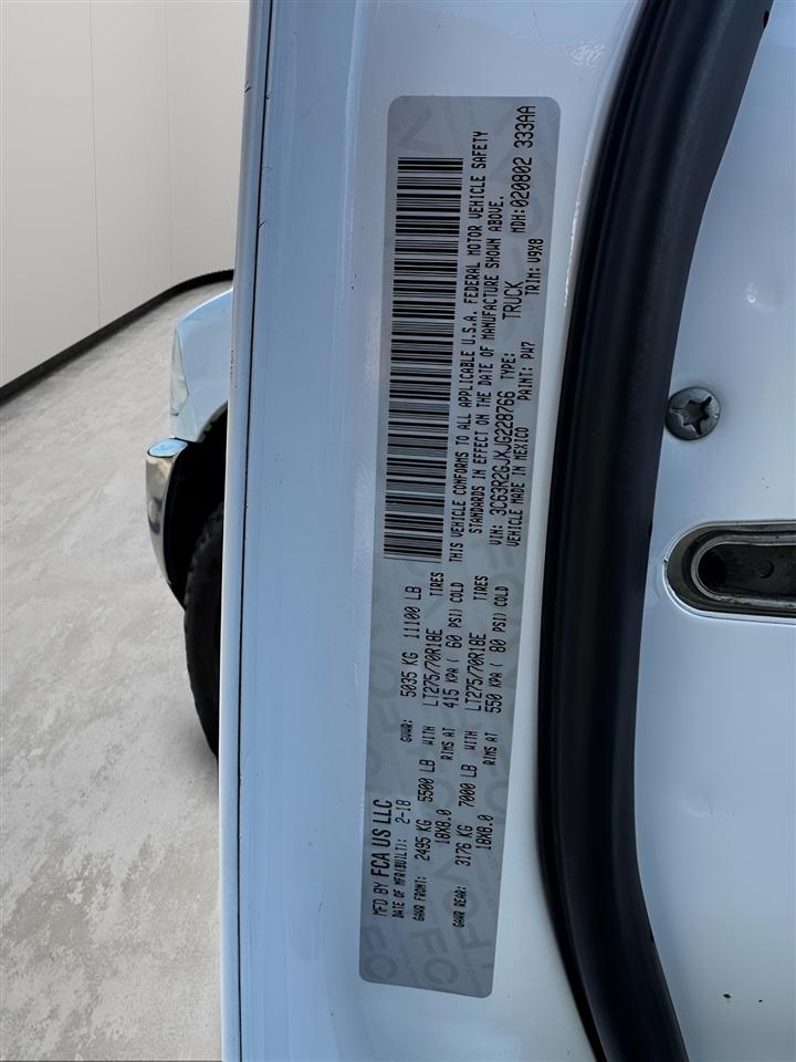 RAM 3500 Tradesman 4x2 Crew Cab 8' Box 2018