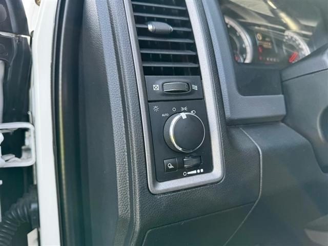 RAM 3500 Tradesman 4x2 Crew Cab 8' Box 2018