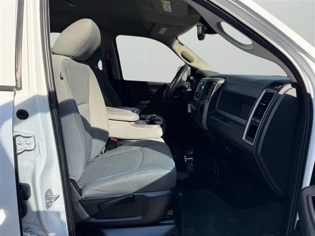 RAM 3500 Tradesman 4x2 Crew Cab 8' Box 2018
