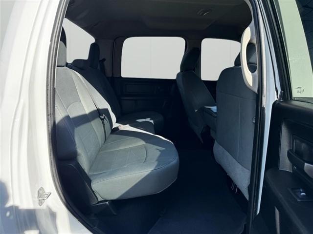 RAM 3500 Tradesman 4x2 Crew Cab 8' Box 2018