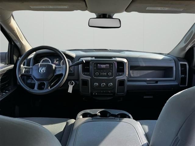RAM 3500 Tradesman 4x2 Crew Cab 8' Box 2018