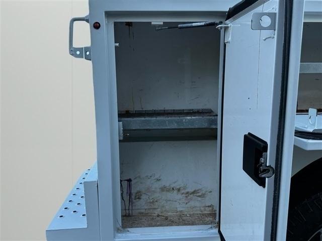 RAM 3500 Tradesman 4x2 Crew Cab 8' Box 2018