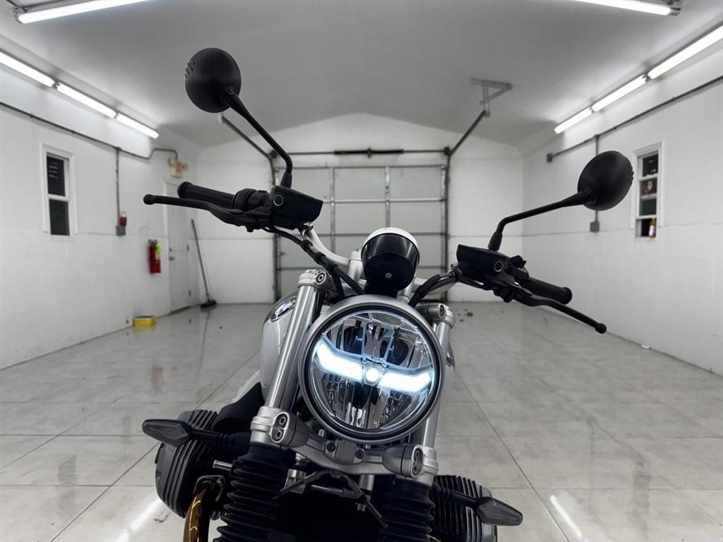 BMW R nine T  2023