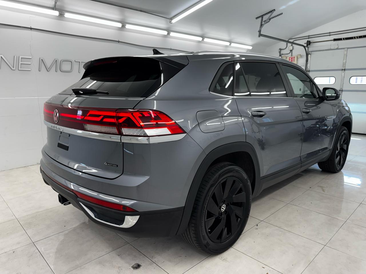 Volkswagen Atlas Cross Sport 2.0T SE w/Technology 4MOTION 2024