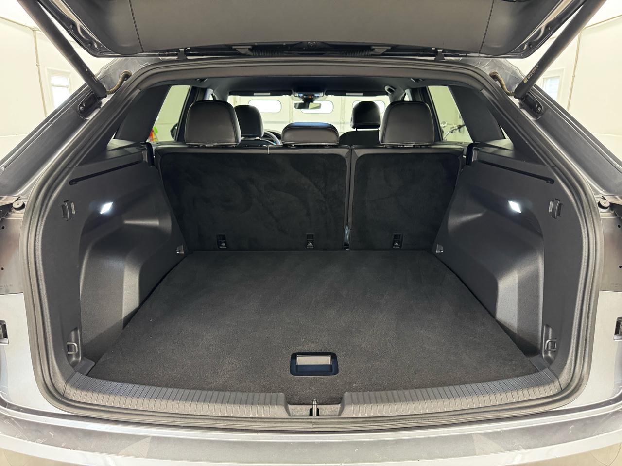 Volkswagen Atlas Cross Sport 2.0T SE w/Technology 4MOTION 2024