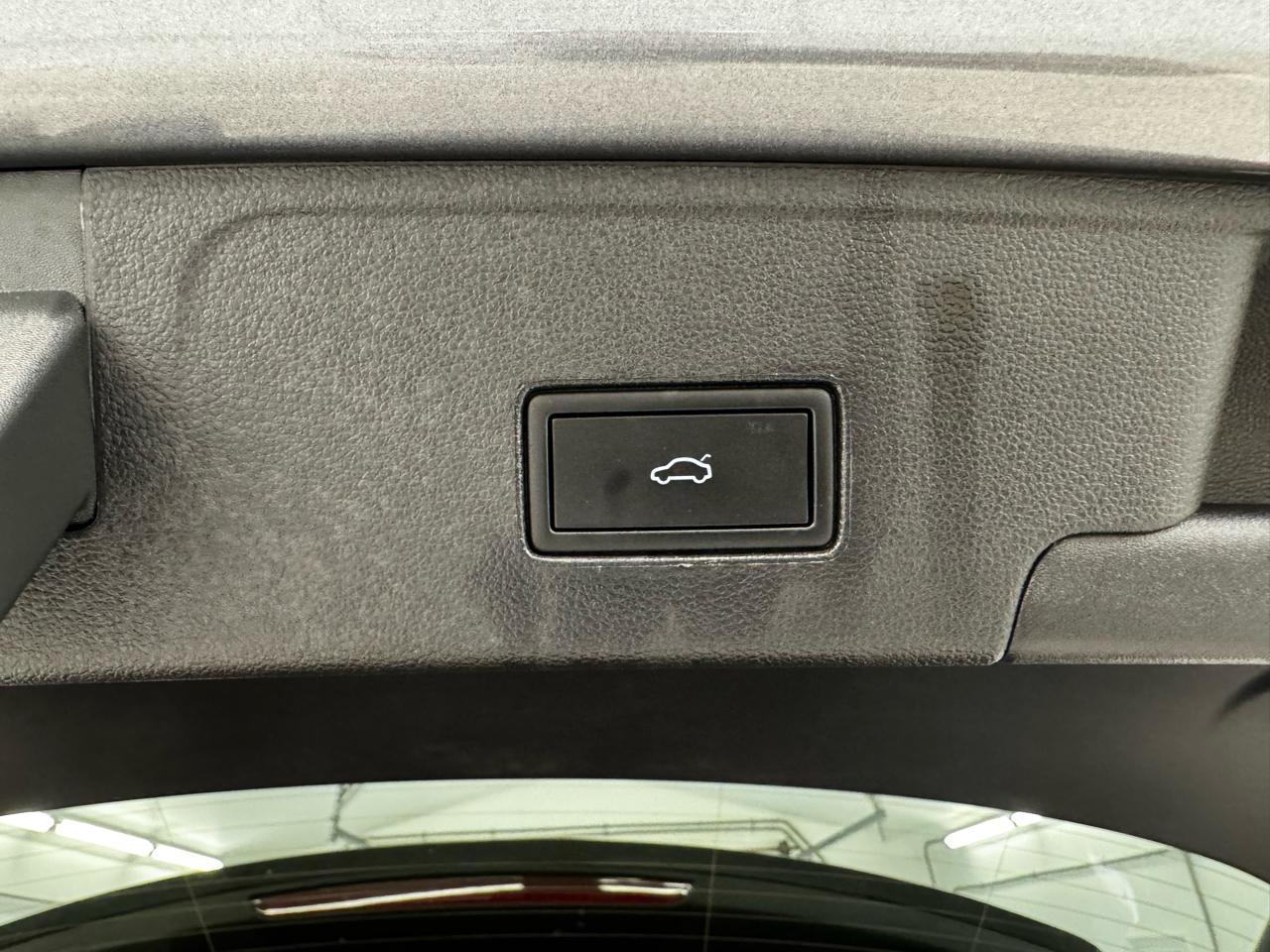 Volkswagen Atlas Cross Sport 2.0T SE w/Technology 4MOTION 2024