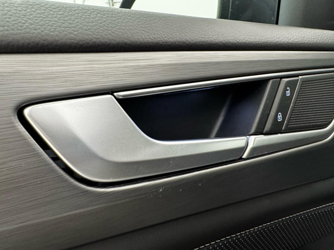 Volkswagen Atlas Cross Sport 2.0T SE w/Technology 4MOTION 2024