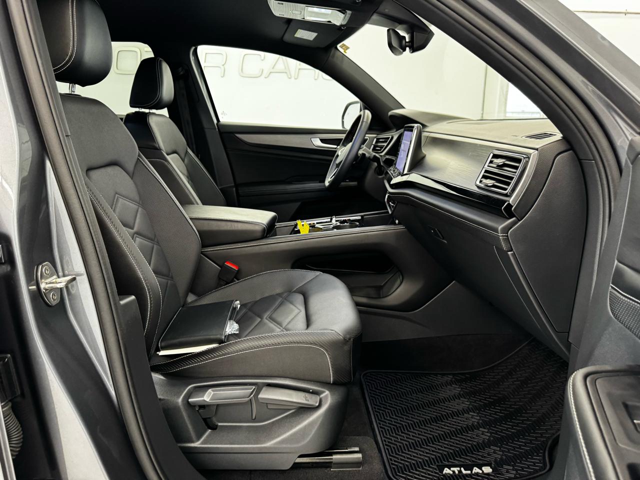 Volkswagen Atlas Cross Sport 2.0T SE w/Technology 4MOTION 2024