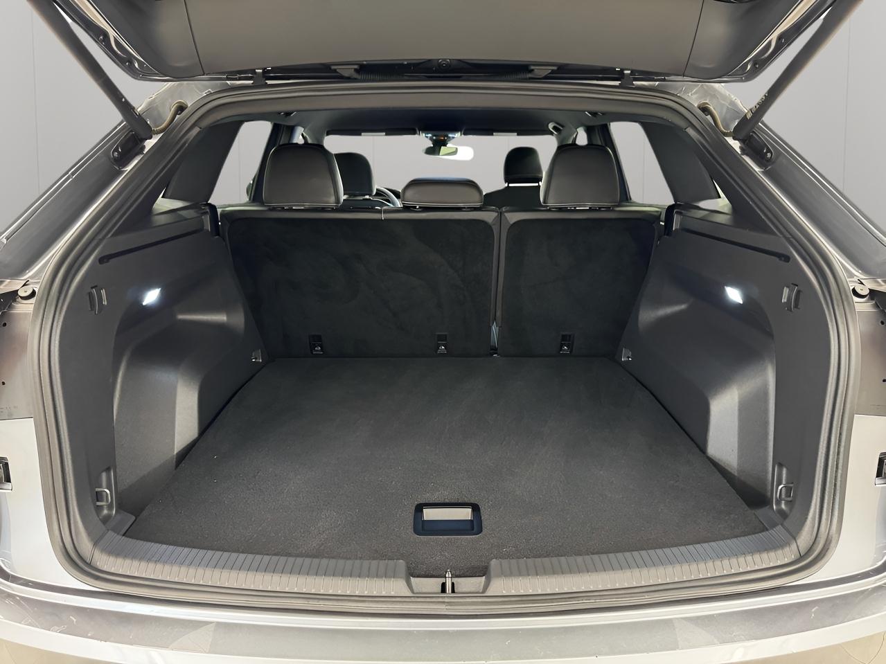 Volkswagen Atlas Cross Sport 2.0T SE w/Technology 4MOTION 2024