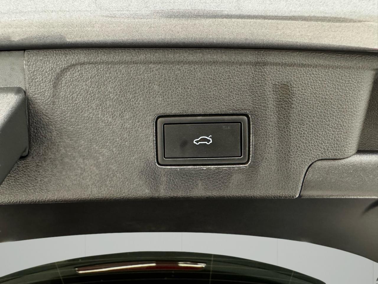 Volkswagen Atlas Cross Sport 2.0T SE w/Technology 4MOTION 2024