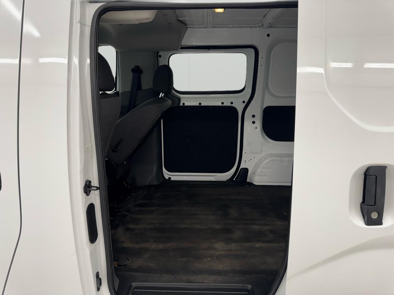 Chevrolet City Express Cargo Van FWD 115" LS 2015