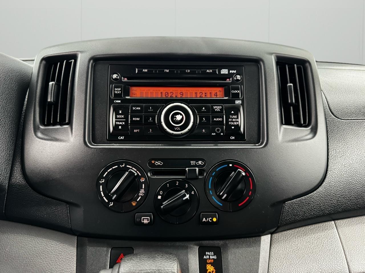 Chevrolet City Express Cargo Van FWD 115" LS 2015