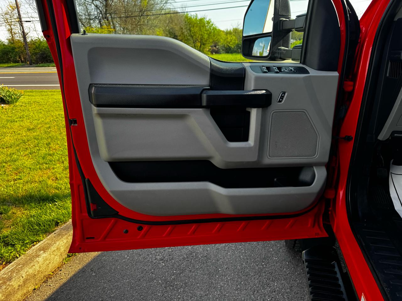 Ford Super Duty F-550 DRW Lariat 4WD SuperCab 168" WB 60" CA 2021