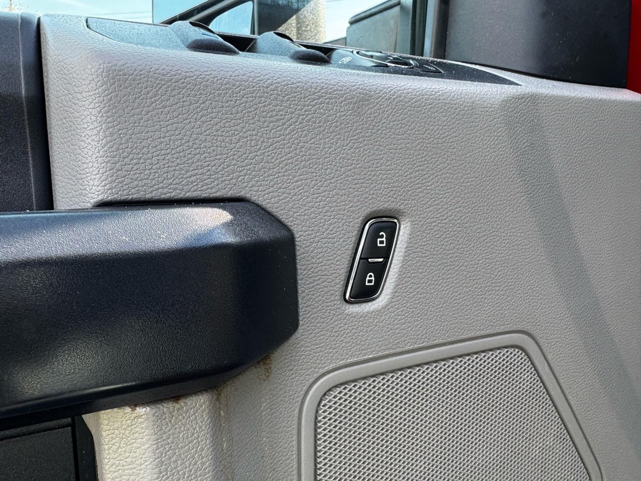 Ford Super Duty F-550 DRW Lariat 4WD SuperCab 168" WB 60" CA 2021