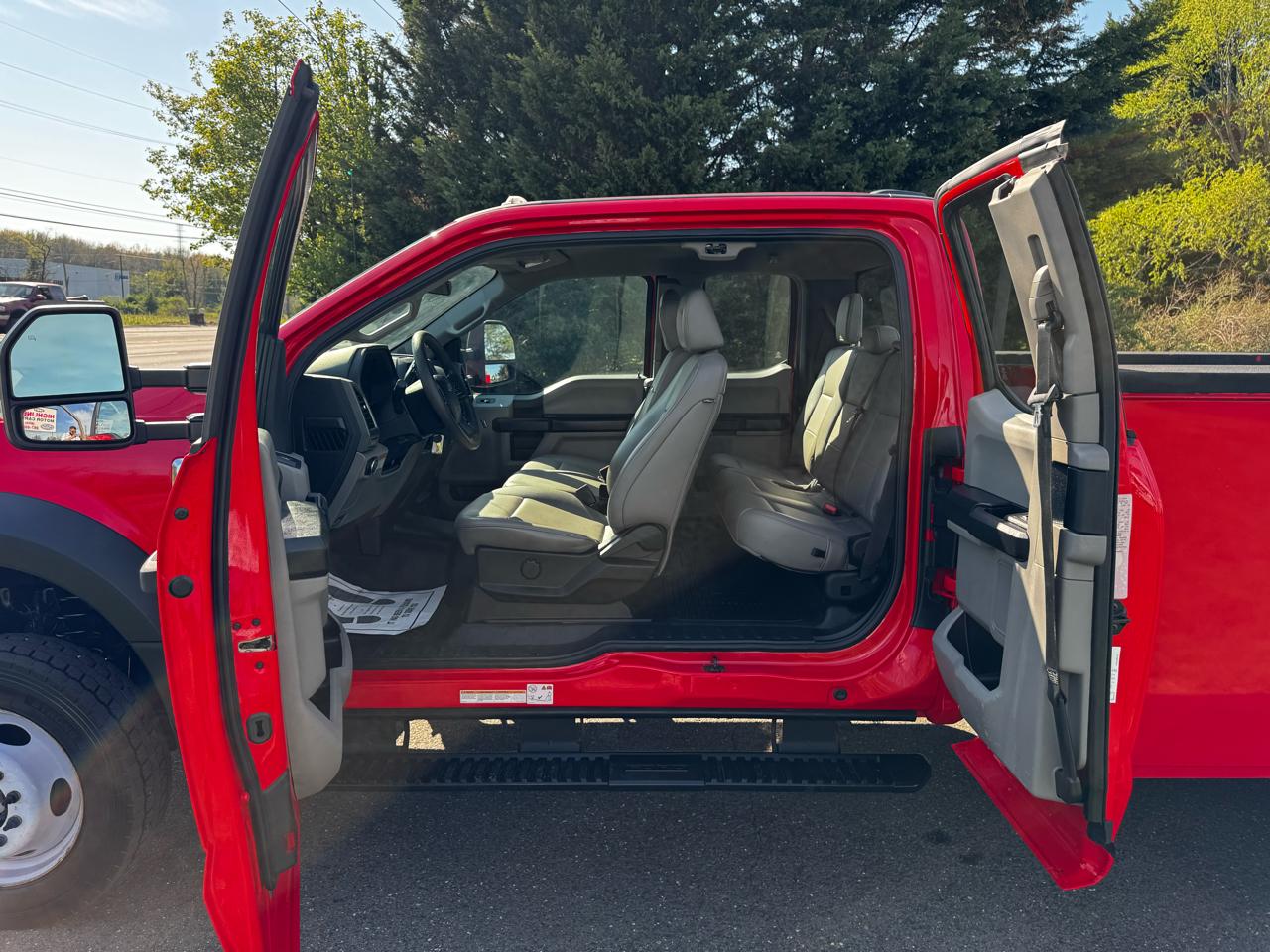 Ford Super Duty F-550 DRW Lariat 4WD SuperCab 168" WB 60" CA 2021