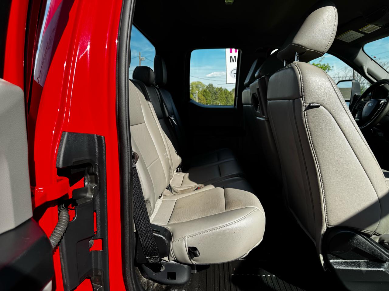 Ford Super Duty F-550 DRW Lariat 4WD SuperCab 168" WB 60" CA 2021