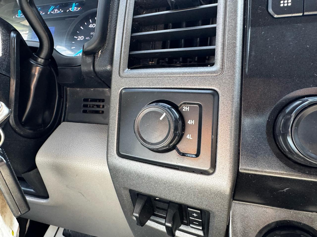 Ford Super Duty F-550 DRW Lariat 4WD SuperCab 168" WB 60" CA 2021