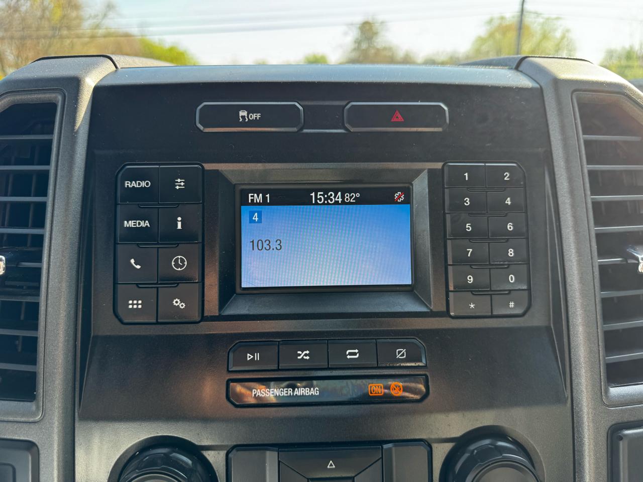 Ford Super Duty F-550 DRW Lariat 4WD SuperCab 168" WB 60" CA 2021