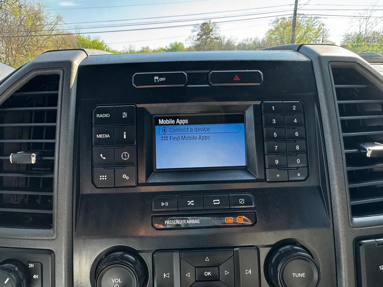 Ford Super Duty F-550 DRW Lariat 4WD SuperCab 168" WB 60" CA 2021