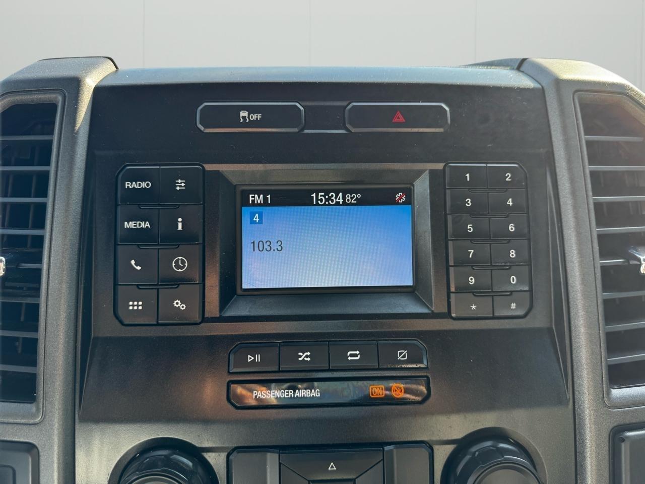 Ford Super Duty F-550 DRW Lariat 4WD SuperCab 168" WB 60" CA 2021