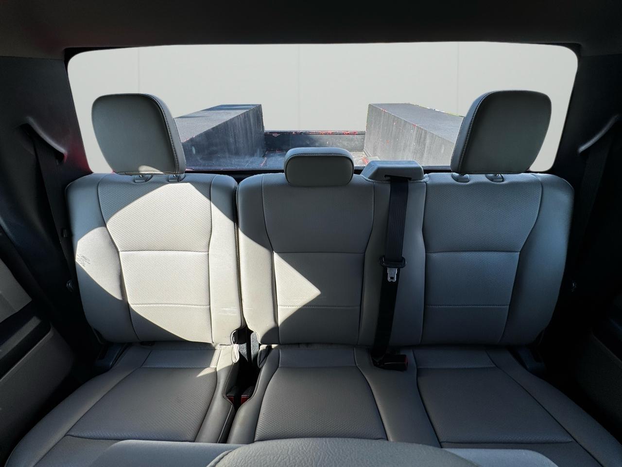 Ford Super Duty F-550 DRW Lariat 4WD SuperCab 168" WB 60" CA 2021