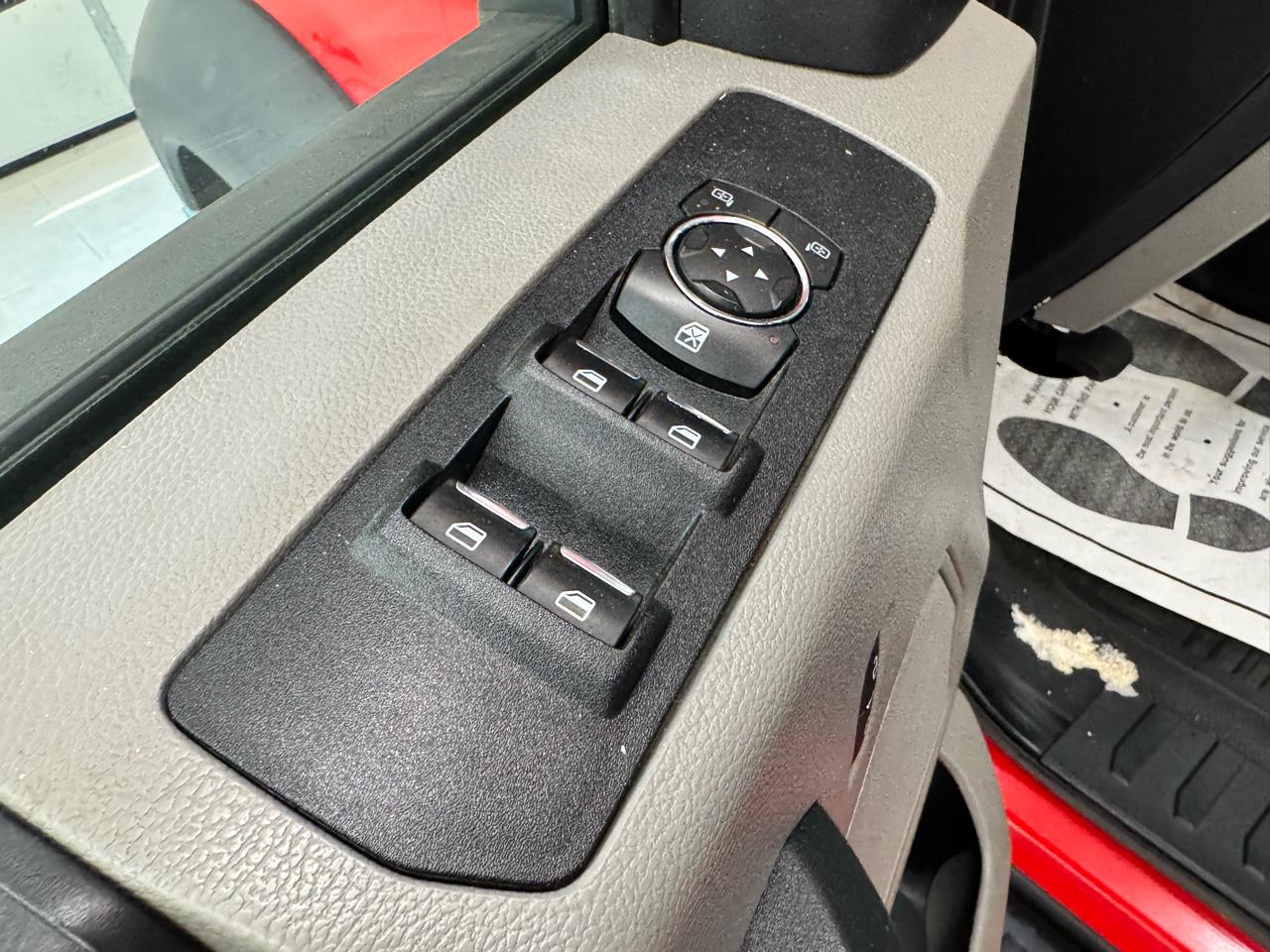 Ford Super Duty F-550 DRW Lariat 4WD SuperCab 168" WB 60" CA 2021