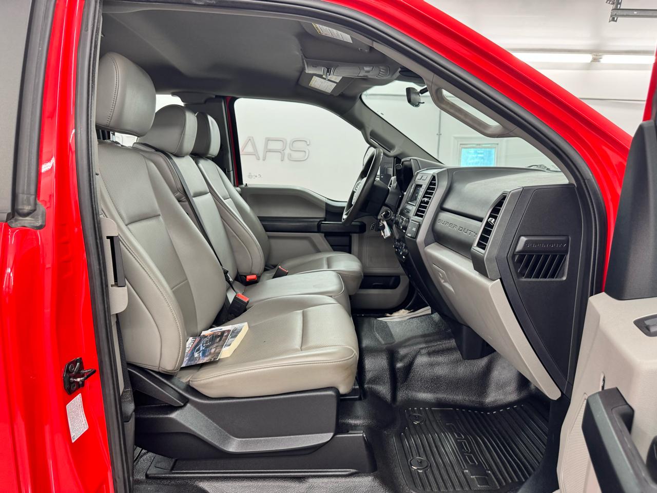 Ford Super Duty F-550 DRW Lariat 4WD SuperCab 168" WB 60" CA 2021