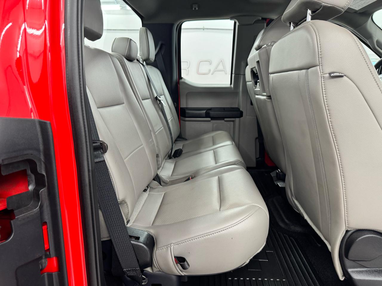 Ford Super Duty F-550 DRW Lariat 4WD SuperCab 168" WB 60" CA 2021