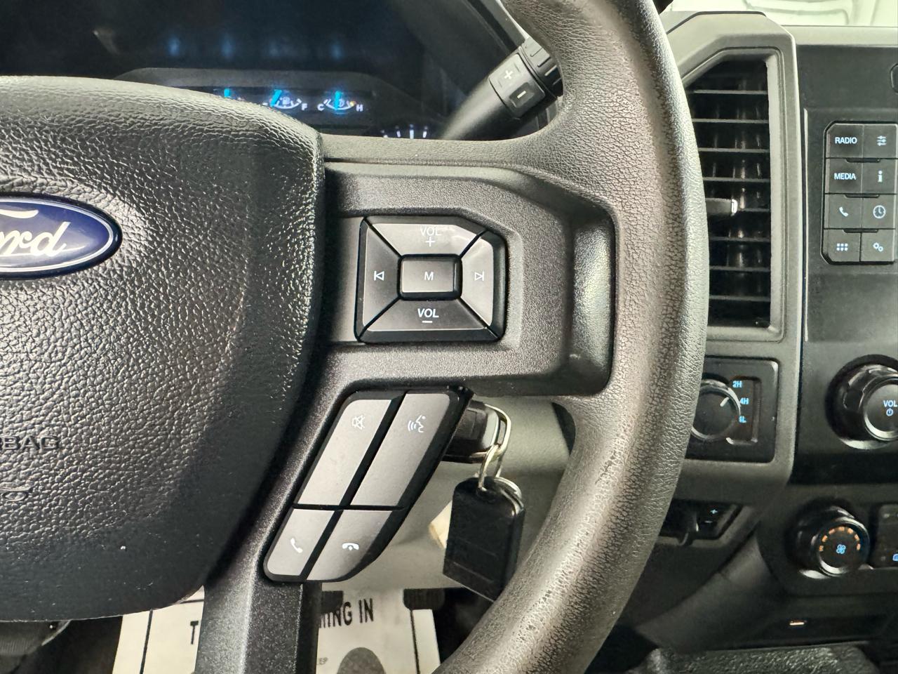 Ford Super Duty F-550 DRW Lariat 4WD SuperCab 168" WB 60" CA 2021