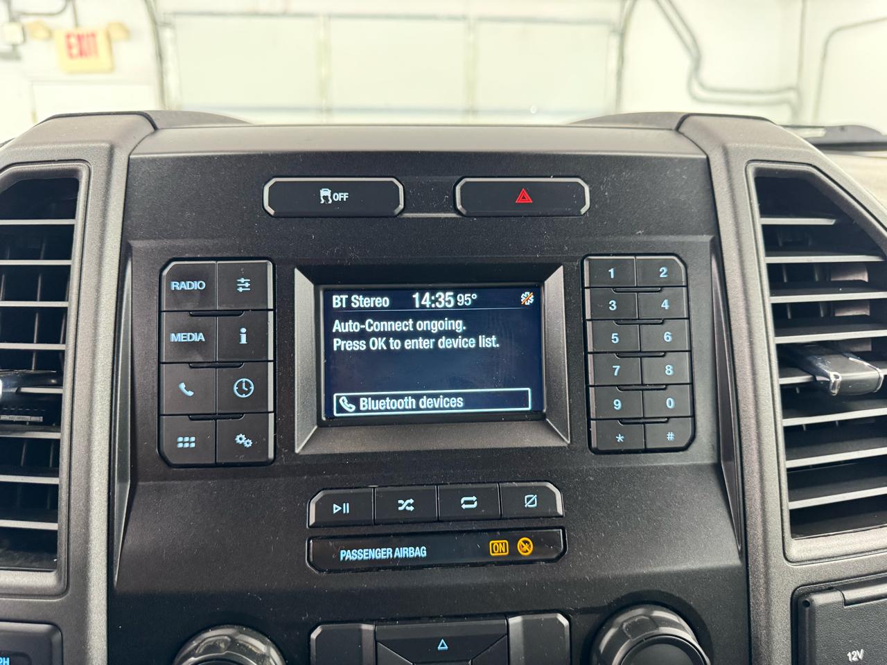 Ford Super Duty F-550 DRW Lariat 4WD SuperCab 168" WB 60" CA 2021