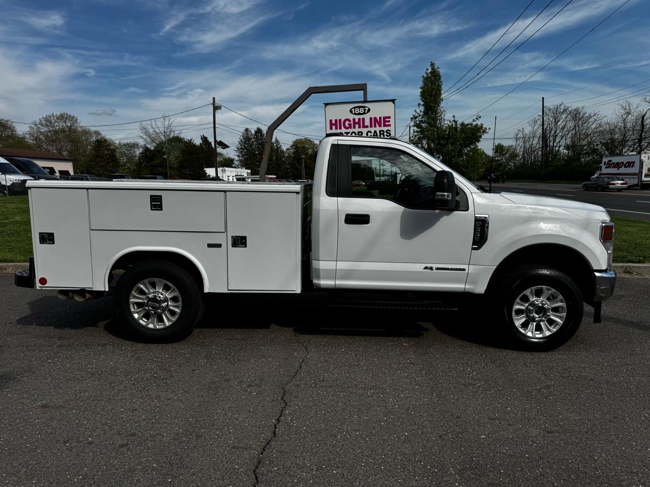 Ford Super Duty F-350 SRW XLT 4WD Reg Cab 8' Box 2022