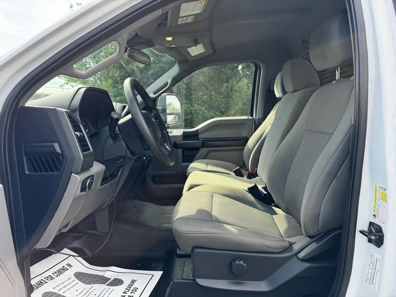 Ford Super Duty F-350 SRW XLT 4WD Reg Cab 8' Box 2022