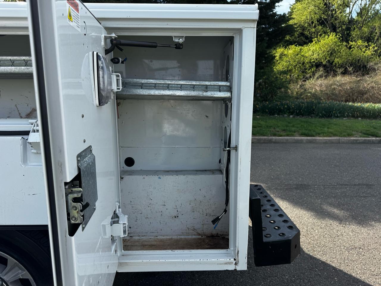 Ford Super Duty F-350 SRW XLT 4WD Reg Cab 8' Box 2022