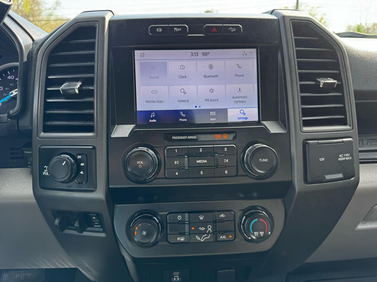 Ford Super Duty F-350 SRW XLT 4WD Reg Cab 8' Box 2022