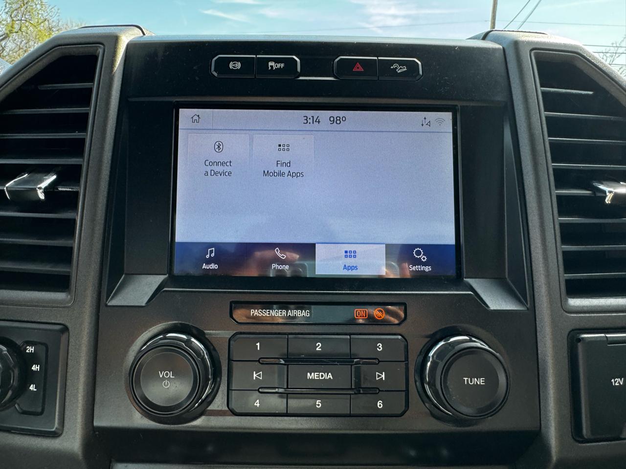 Ford Super Duty F-350 SRW XLT 4WD Reg Cab 8' Box 2022