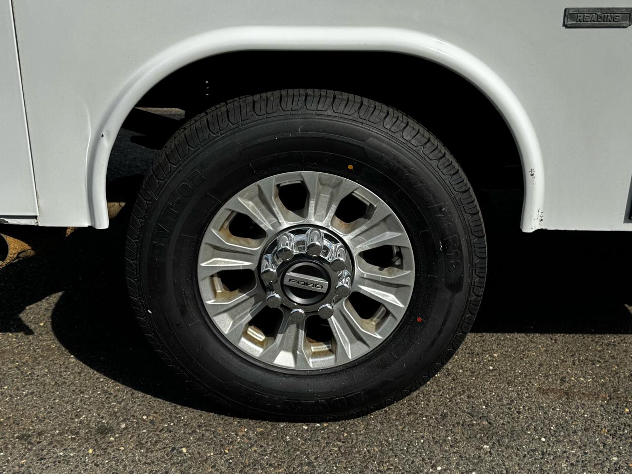 Ford Super Duty F-350 SRW XLT 4WD Reg Cab 8' Box 2022