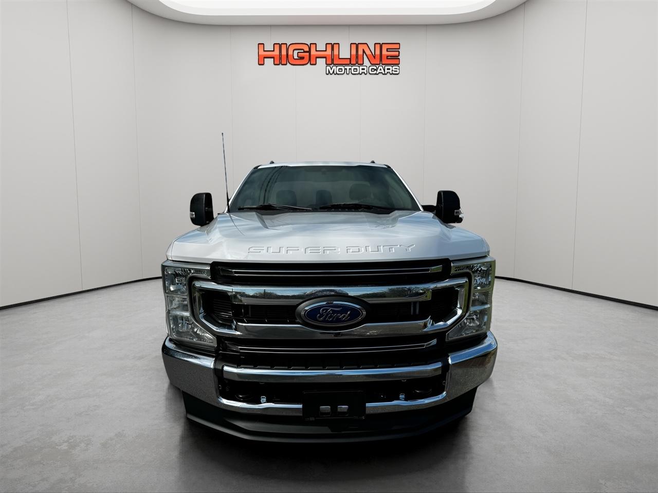 Ford Super Duty F-350 SRW XLT 4WD Reg Cab 8' Box 2022