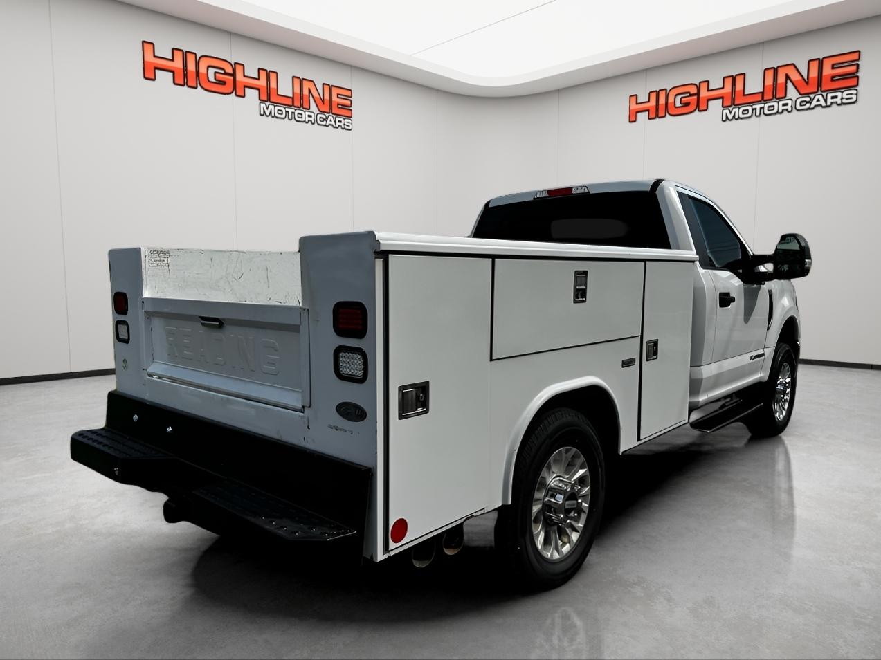Ford Super Duty F-350 SRW XLT 4WD Reg Cab 8' Box 2022