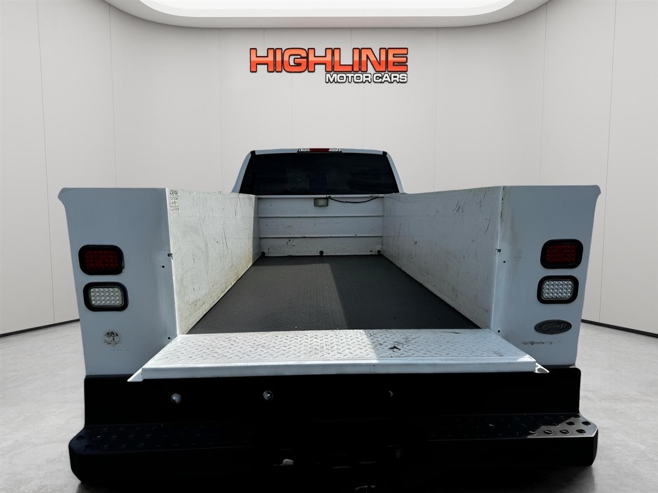 Ford Super Duty F-350 SRW XLT 4WD Reg Cab 8' Box 2022