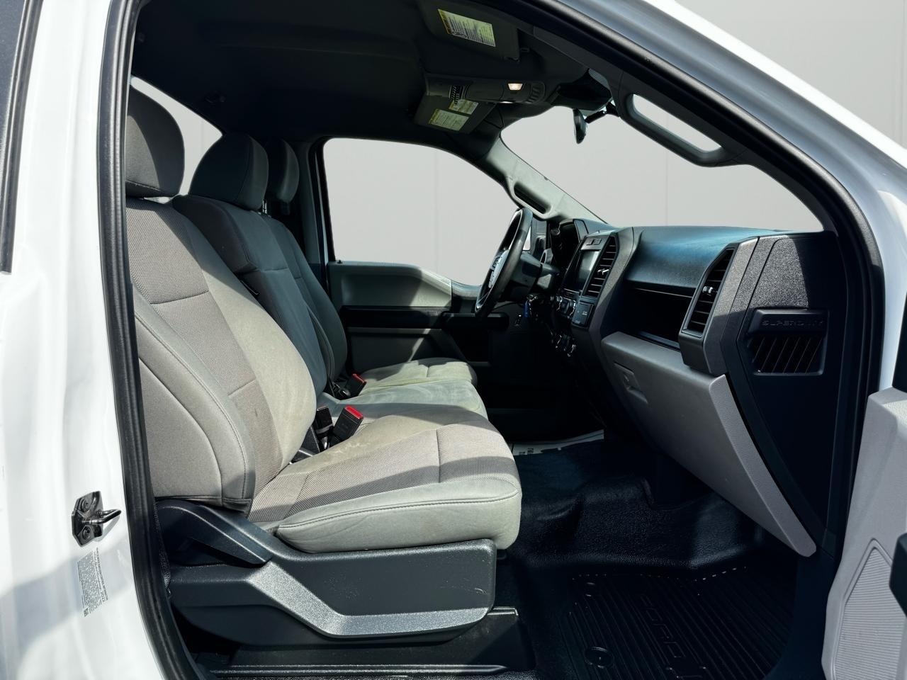 Ford Super Duty F-350 SRW XLT 4WD Reg Cab 8' Box 2022