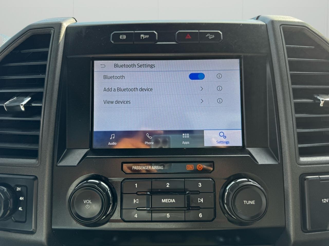 Ford Super Duty F-350 SRW XLT 4WD Reg Cab 8' Box 2022