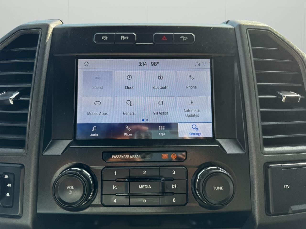 Ford Super Duty F-350 SRW XLT 4WD Reg Cab 8' Box 2022