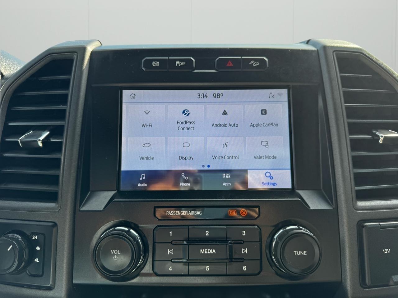 Ford Super Duty F-350 SRW XLT 4WD Reg Cab 8' Box 2022