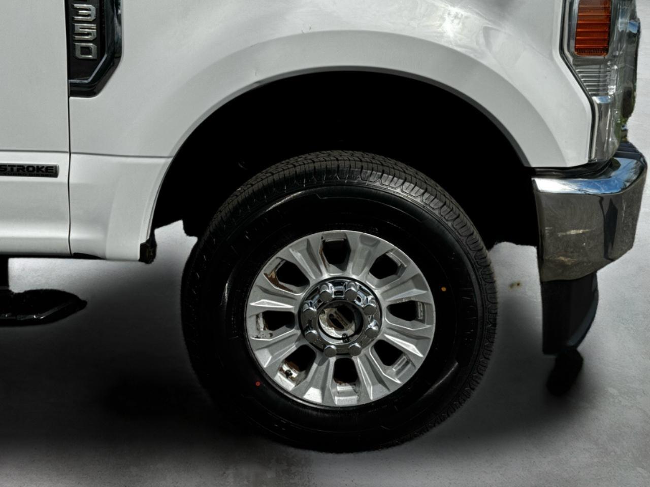 Ford Super Duty F-350 SRW XLT 4WD Reg Cab 8' Box 2022